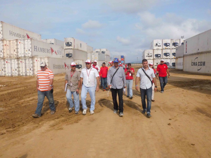 Sacudon en los puertos