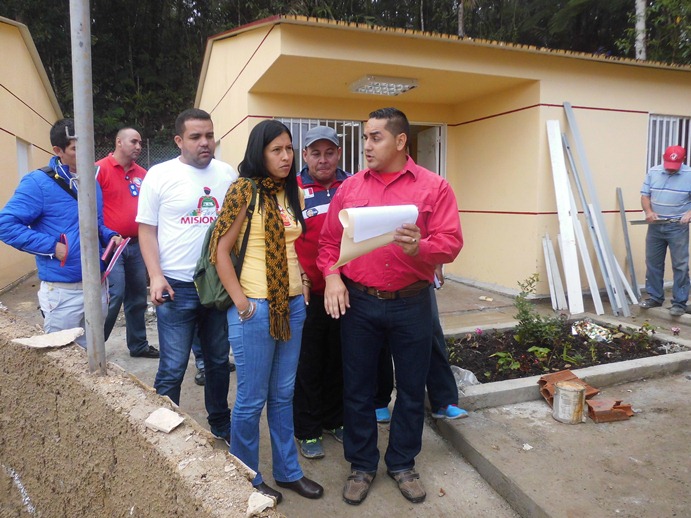 Visita a bases de misiones