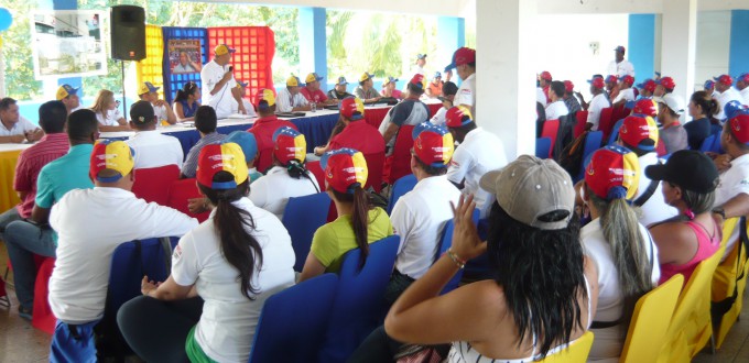 Anibal Fuentes presenta informe de gestión del mes de octubre a clase trabajadora de Logicasa