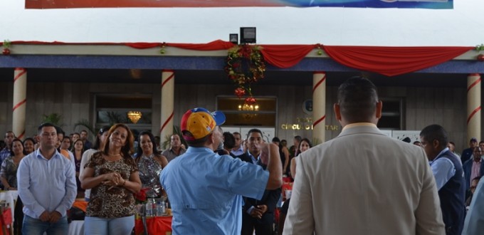 Min. Yván José Bello fue uno de los invitados especiales al acto central donde se reconocieron a las trabajadoras y trabajadores con 5 y 9 años de servicio, asi como a los destacados en el año 2014.