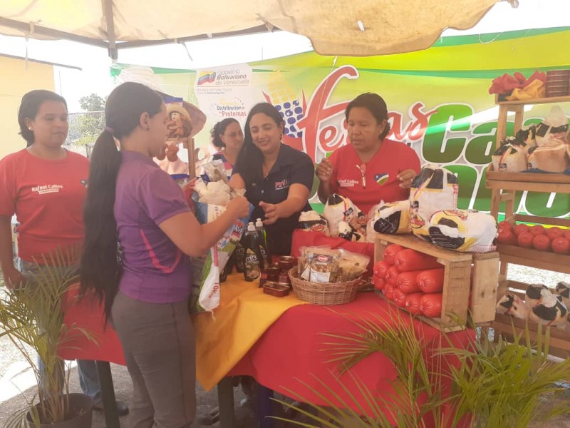 <b>FERIAS DEL CAMPO SOBERANO ATENDIÓ A 3 MIL 500 FAMILIAS DEL MUNICIPIO GUANARE<b>