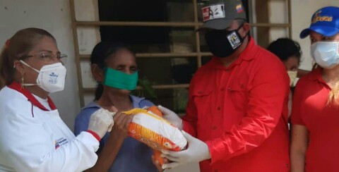 <B>MERCAL ENTREGÓ COMBOS PROTEICOS CASA POR CASA A FAMILIAS DE LA ZONA SUR DEL MUNICIPIO MAUROA<B>