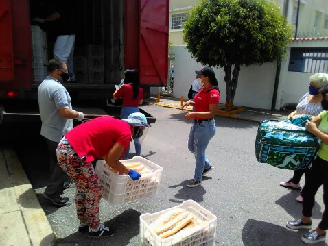 <b>LA MISIÓN ALIMENTACIÓN SIGUE EN LA CALLES ATENDIENDO CON LA RUTA DEL PAN<b>