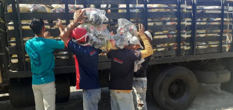 <b>MÁS DE 2 MIL FAMILIAS FAVORECIDAS CON LA ENTREGA DE COMBOS CLAP EN YARACUY<b>